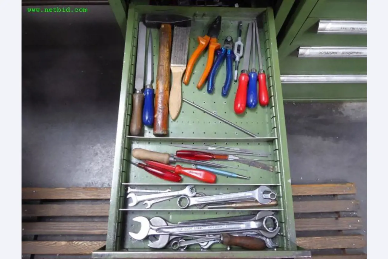 Maschinen zur Metallbearbeitung und Metallverarbeitung <br>-9