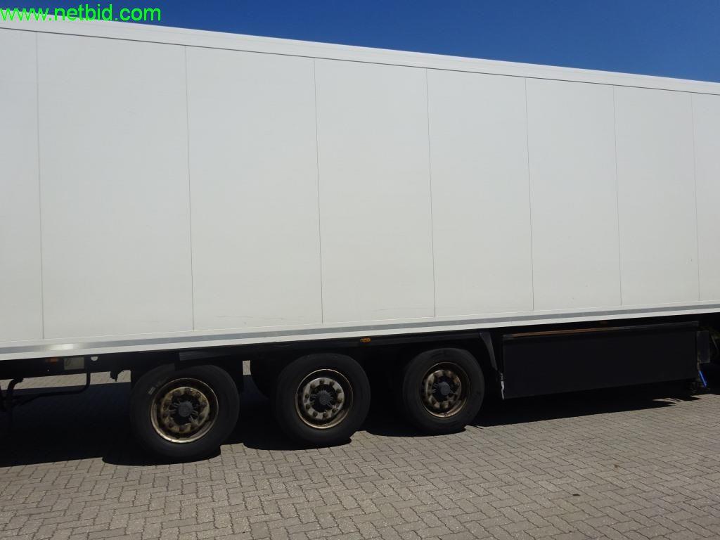 Veículos e equipamento operacional e de escritório bem conservados-6