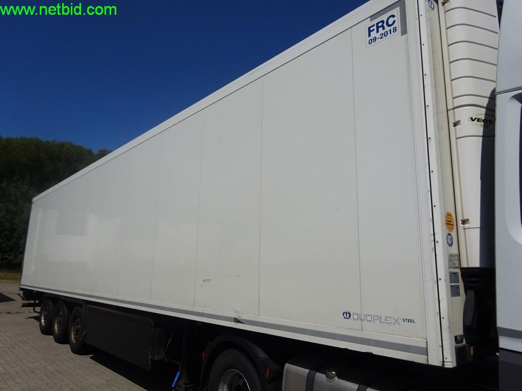 Veículos e equipamento operacional e de escritório bem conservados-7