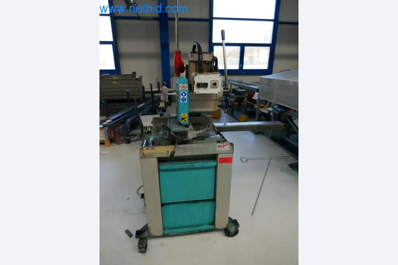 Well-maintained metalworking machines as well as the operating and office equipment -1