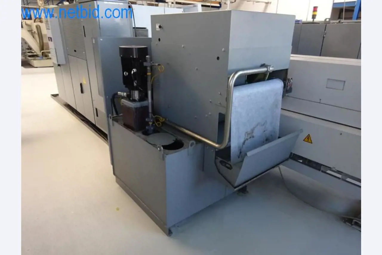 Well-maintained metalworking machines as well as the operating and office equipment -10