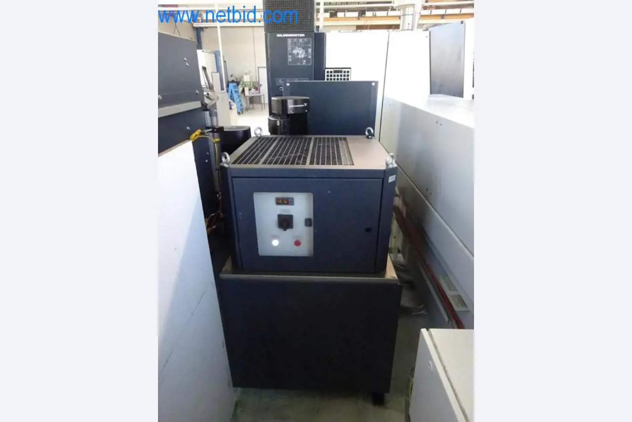 Well-maintained metalworking machines as well as the operating and office equipment -11