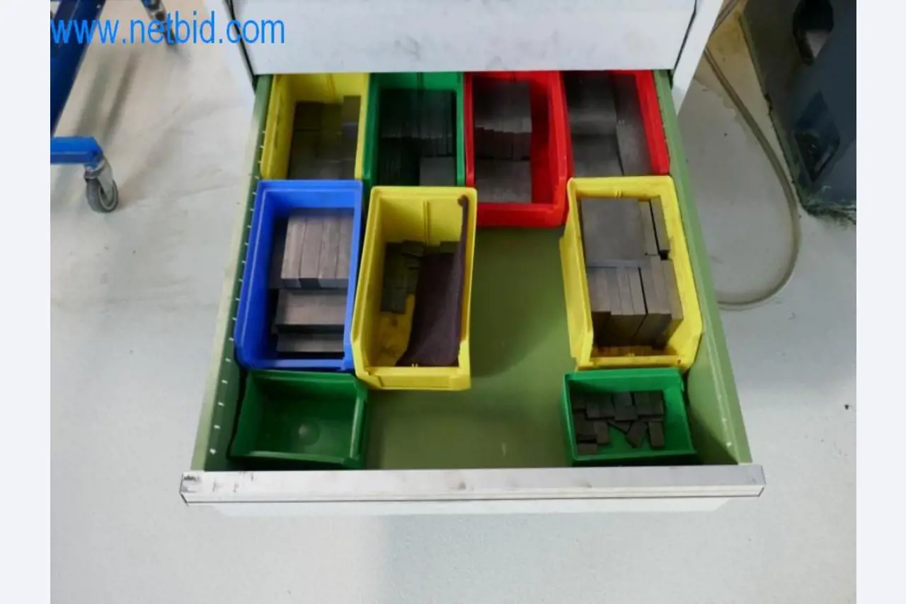 Well-maintained metalworking machines as well as the operating and office equipment -12