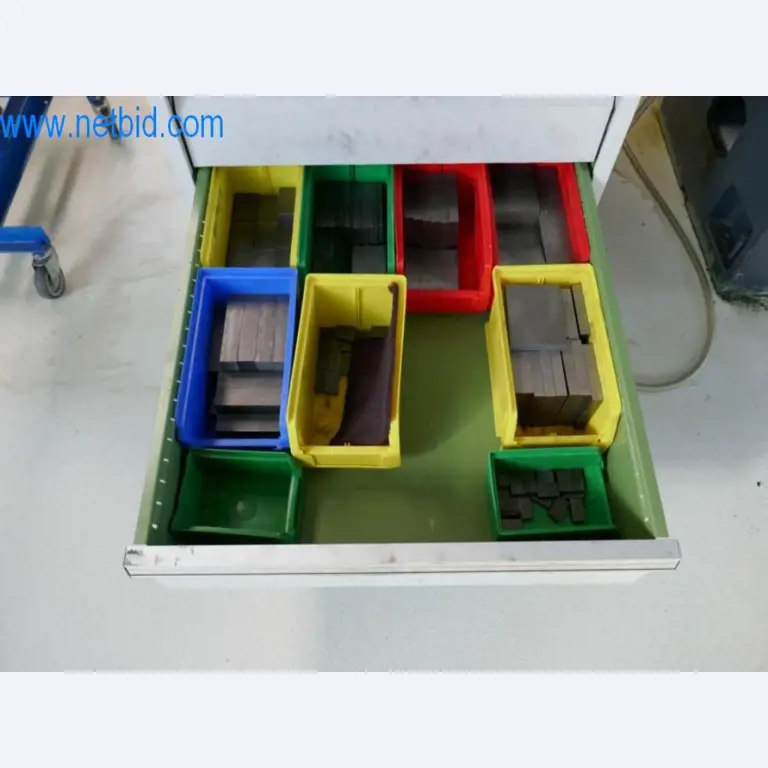 Well-maintained metalworking machines as well as the operating and office equipment -12