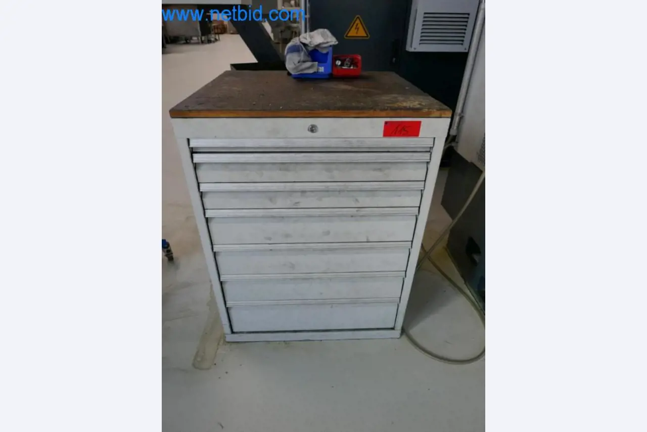 Well-maintained metalworking machines as well as the operating and office equipment -5