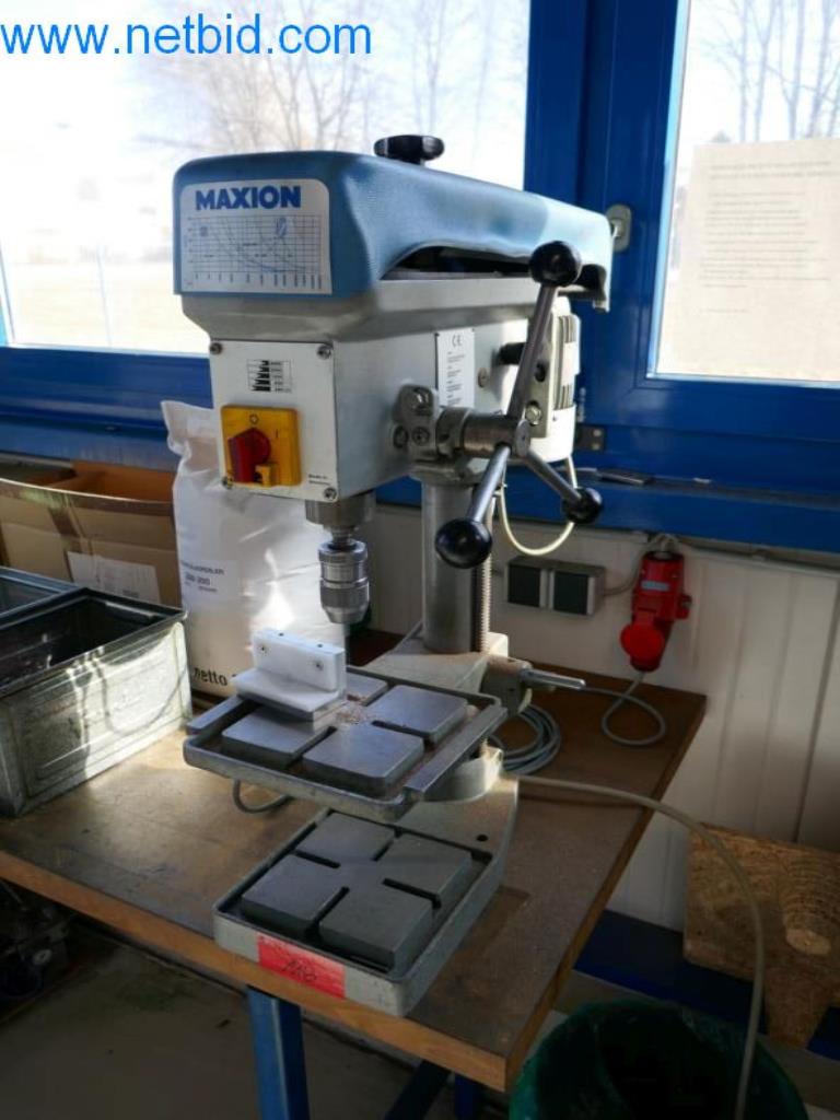 Máquinas para trabajar el metal en buen estado, así como equipos operativos y de oficina-1