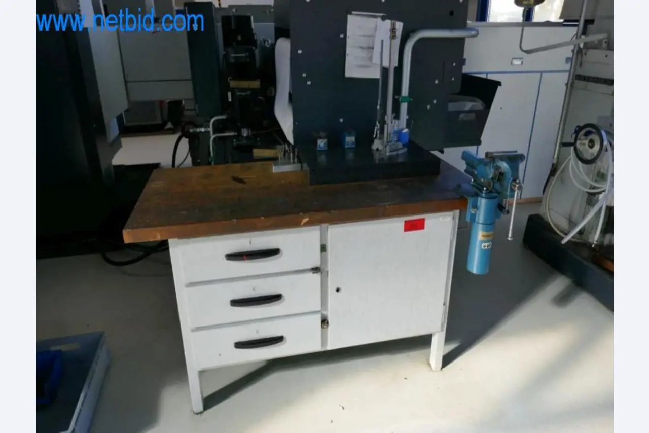 Well-maintained metalworking machines as well as the operating and office equipment -1