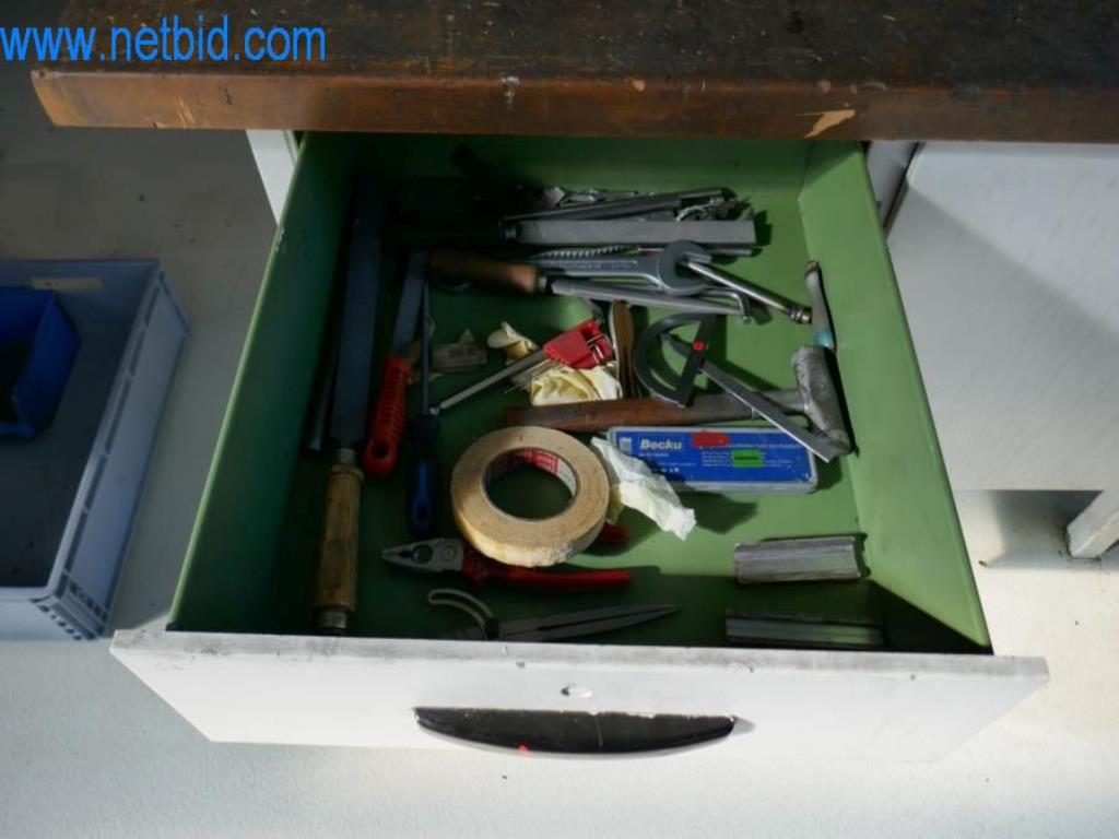 Máquinas para trabajar el metal en buen estado, así como equipos operativos y de oficina-2