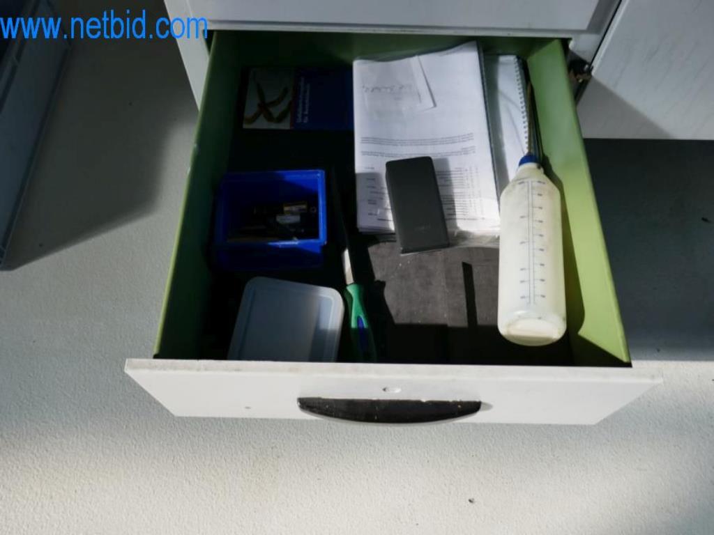 Máquinas para trabajar el metal en buen estado, así como equipos operativos y de oficina-3