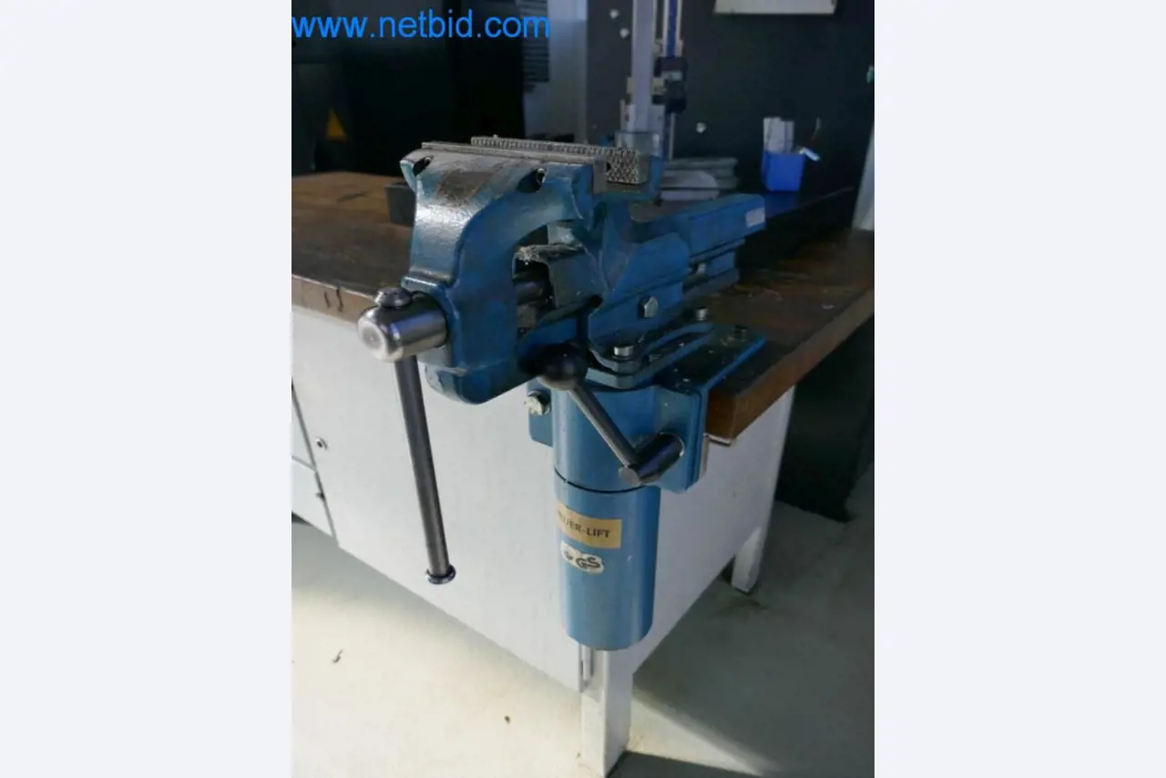 Well-maintained metalworking machines as well as the operating and office equipment -4