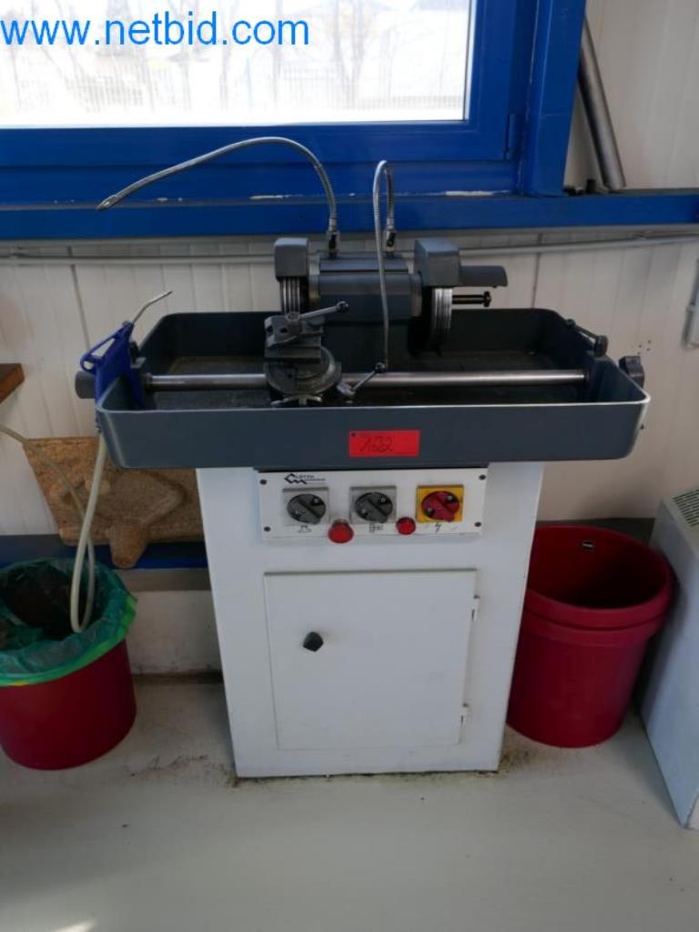 Máquinas para trabajar el metal en buen estado, así como equipos operativos y de oficina-1