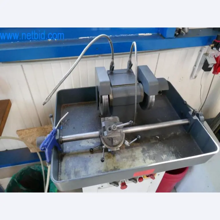 Well-maintained metalworking machines as well as the operating and office equipment -2