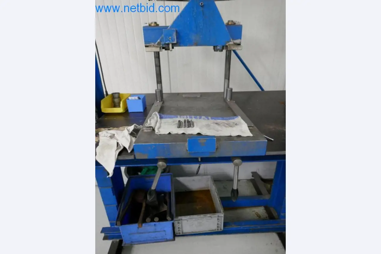 Well-maintained metalworking machines as well as the operating and office equipment -1