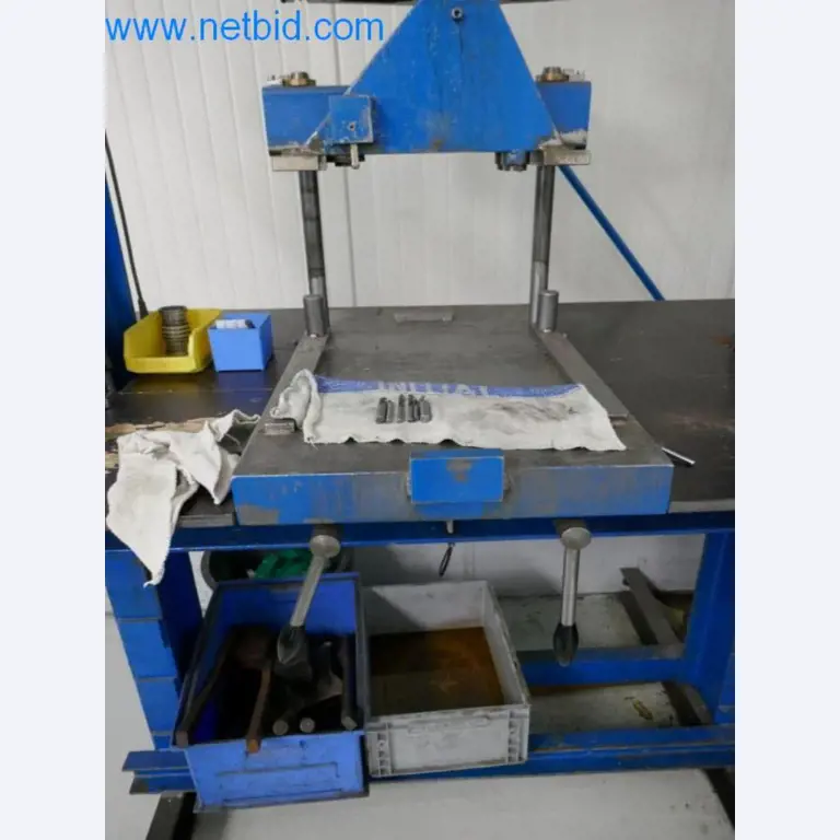 Well-maintained metalworking machines as well as the operating and office equipment -1