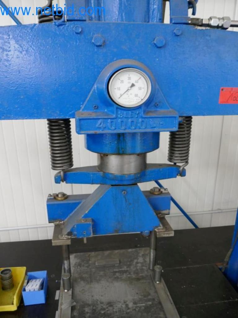 Dobrze utrzymane maszyny do obróbki metalu oraz sprzęt operacyjny i biurowy-3