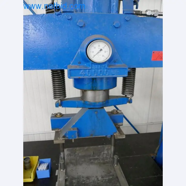 Well-maintained metalworking machines as well as the operating and office equipment -3