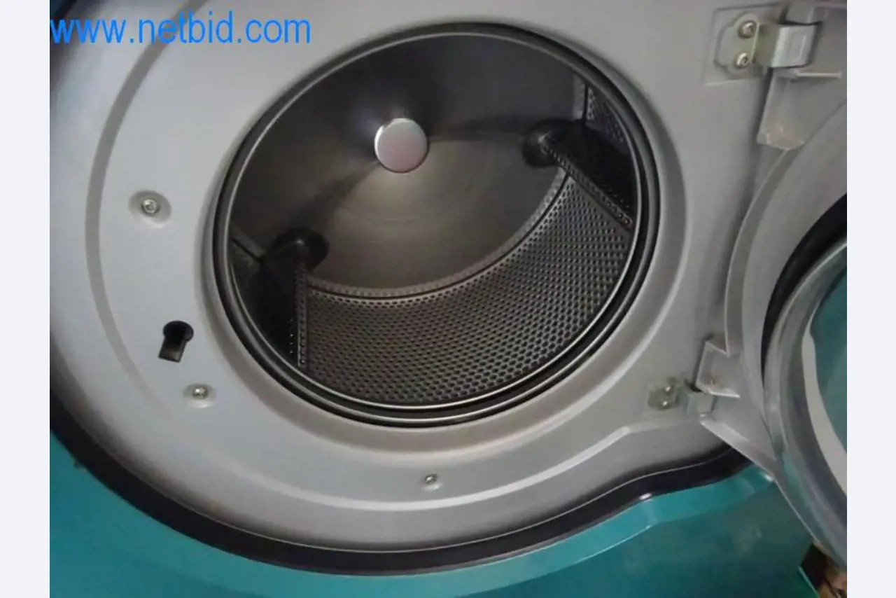 Well-maintained metalworking machines as well as the operating and office equipment -2