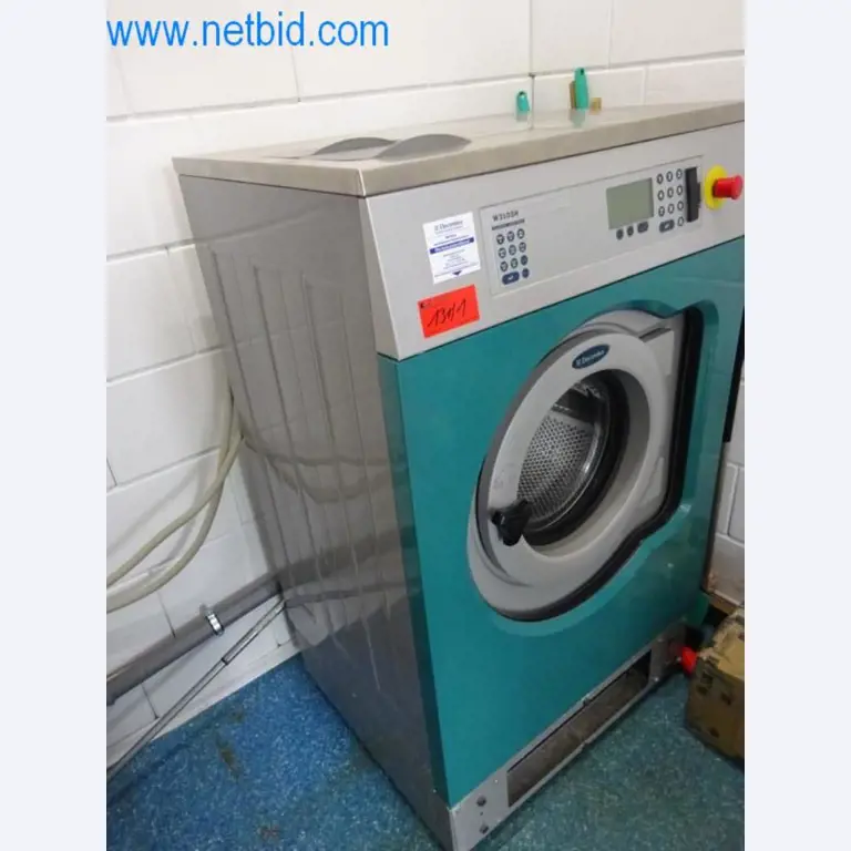 Well-maintained metalworking machines as well as the operating and office equipment -4