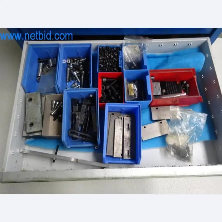 Well-maintained metalworking machines as well as the operating and office equipment -7