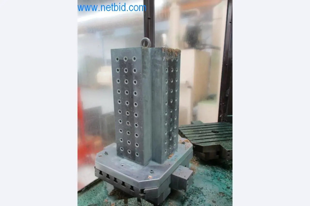 Well-maintained metalworking machines as well as the operating and office equipment -17