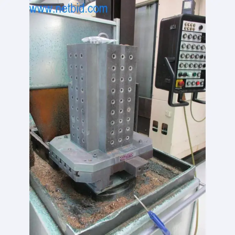 Well-maintained metalworking machines as well as the operating and office equipment -18