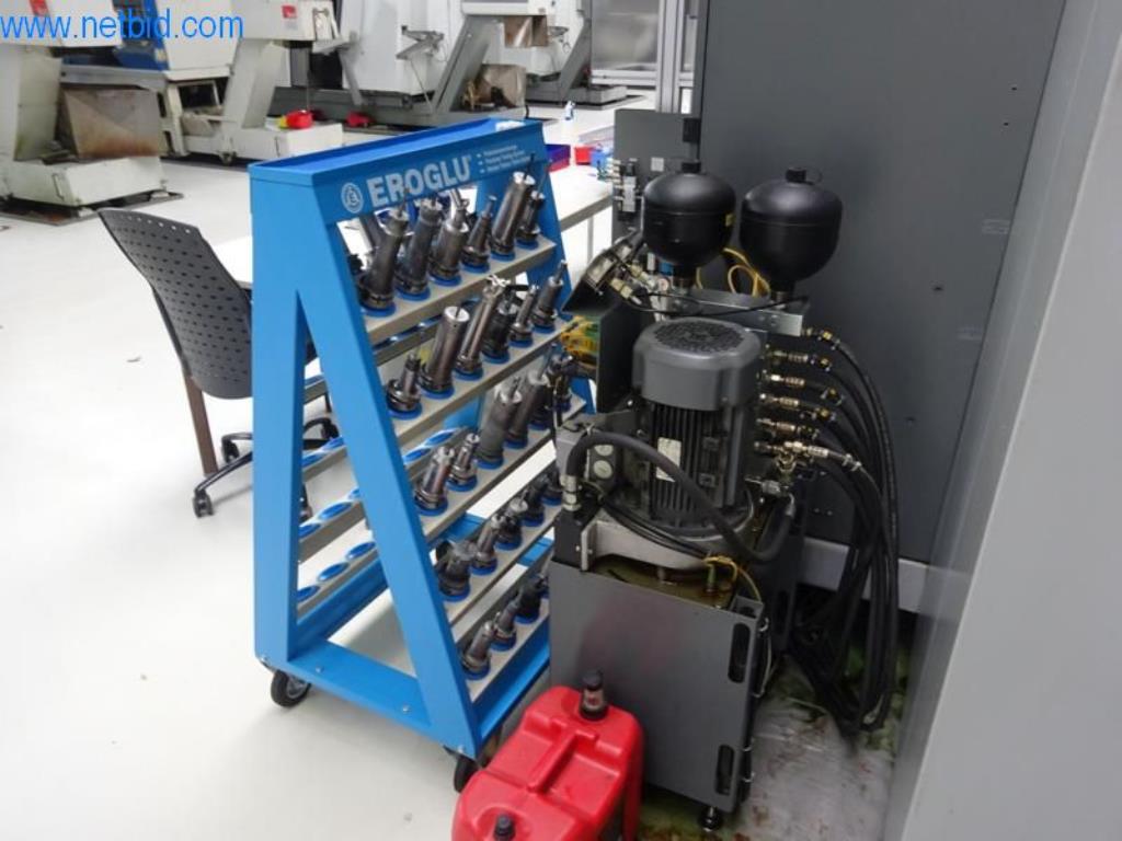 Dobře udržované kovoobráběcí stroje a provozní a kancelářské vybavení.-17