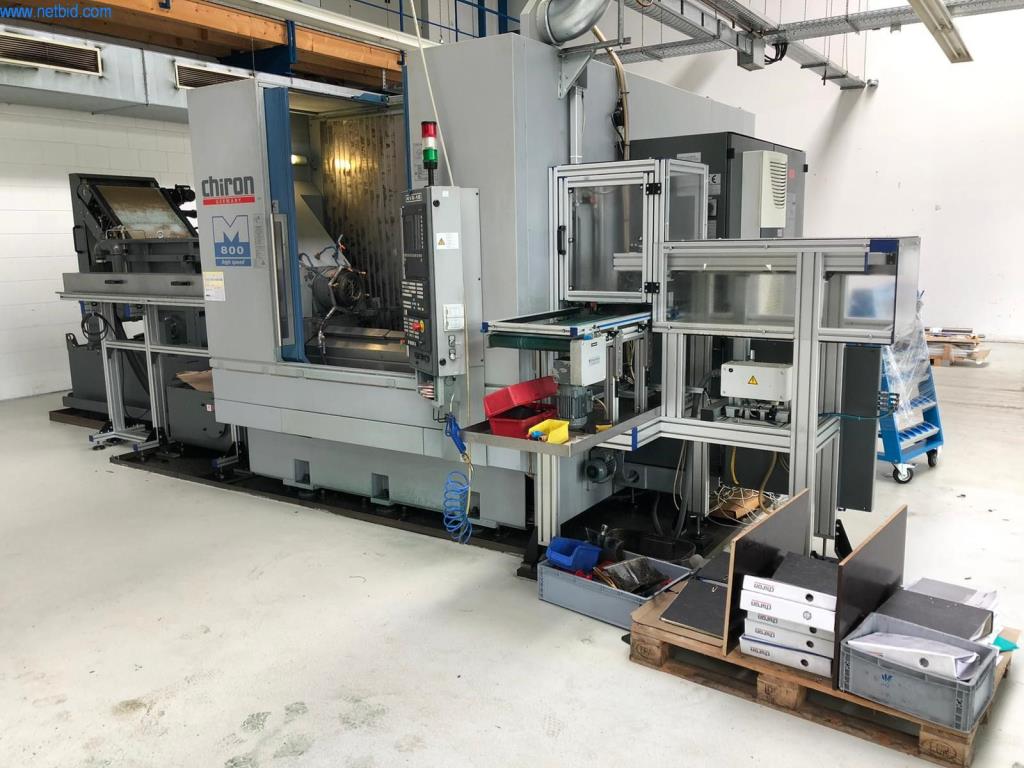 Dobře udržované kovoobráběcí stroje a provozní a kancelářské vybavení.-1