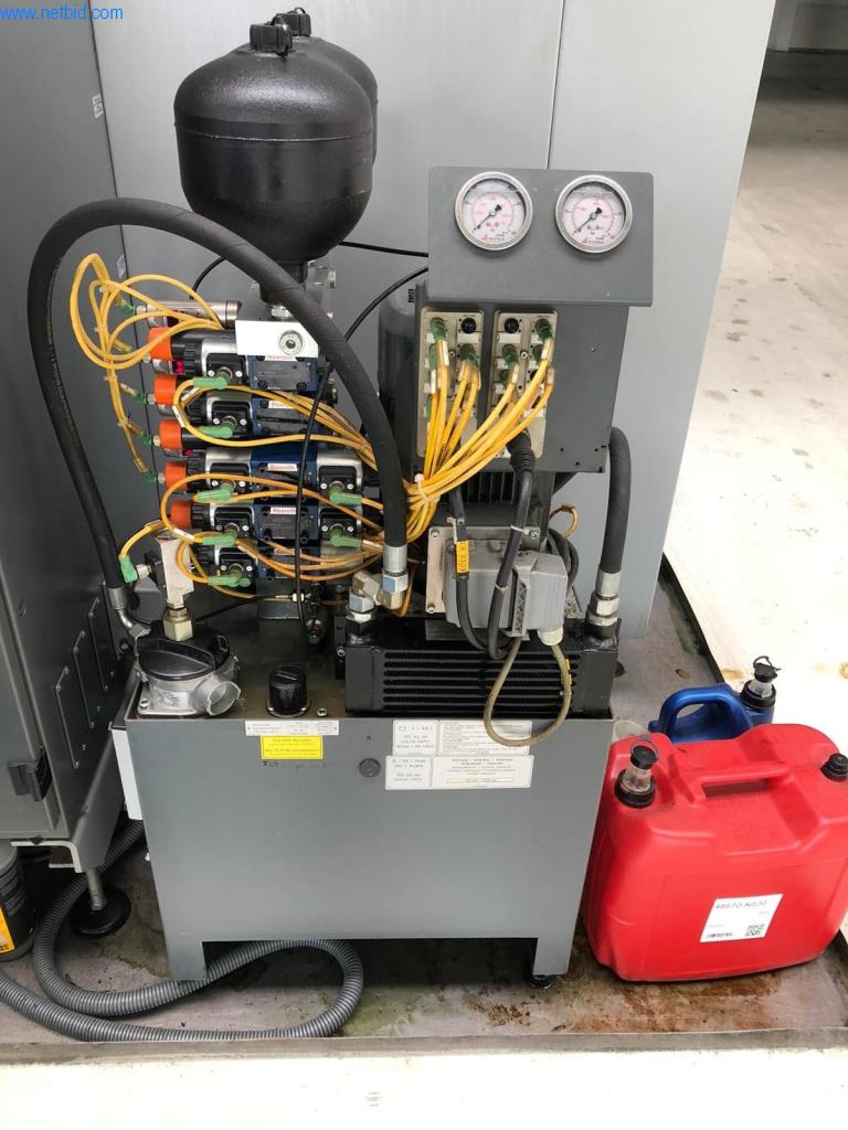 Dobře udržované kovoobráběcí stroje a provozní a kancelářské vybavení.-9