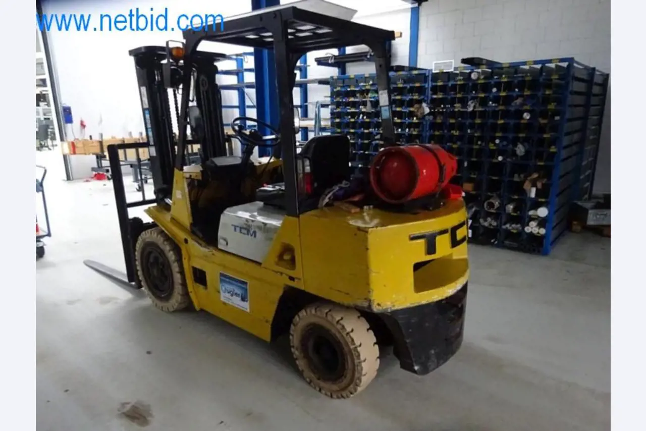 Well-maintained metalworking machines as well as the operating and office equipment -3