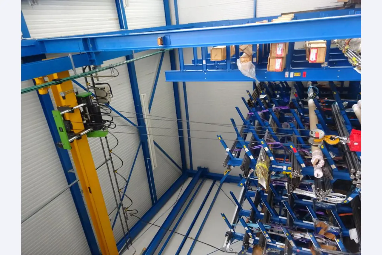 Well-maintained metalworking machines as well as the operating and office equipment -2