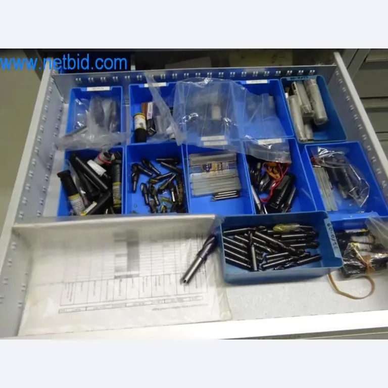 Well-maintained metalworking machines as well as the operating and office equipment -4