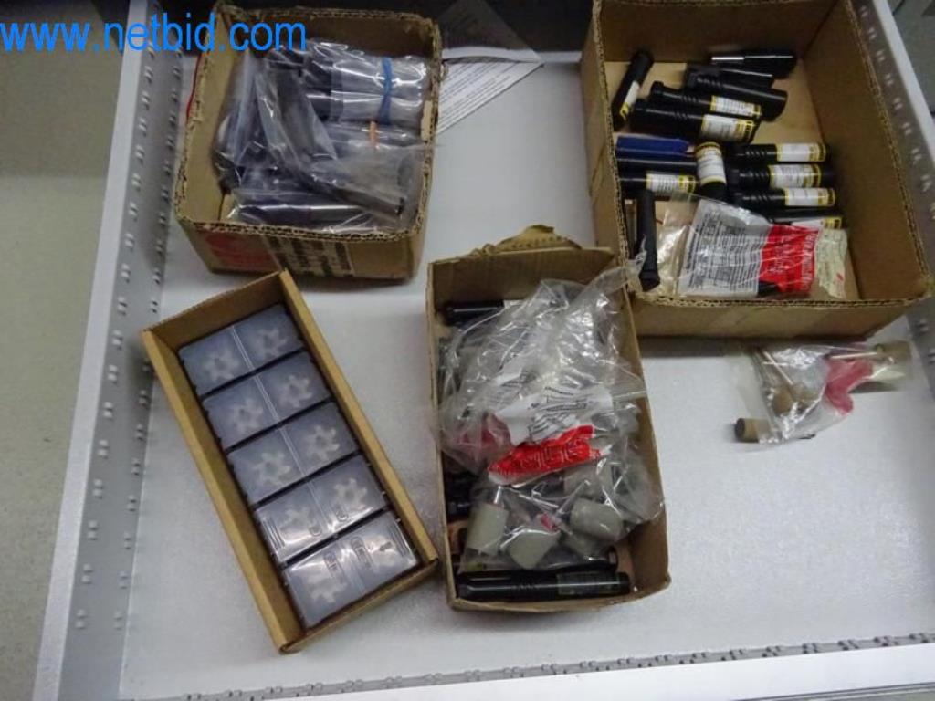 Máquinas para trabajar el metal en buen estado, así como equipos operativos y de oficina-8