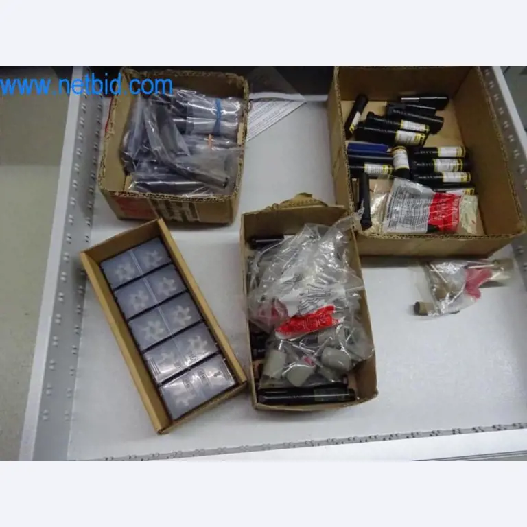 Well-maintained metalworking machines as well as the operating and office equipment -8