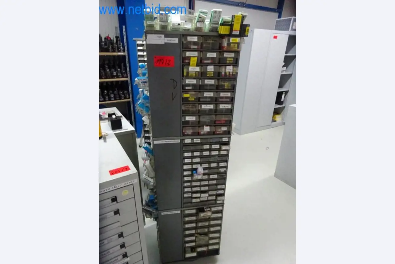 Well-maintained metalworking machines as well as the operating and office equipment -1