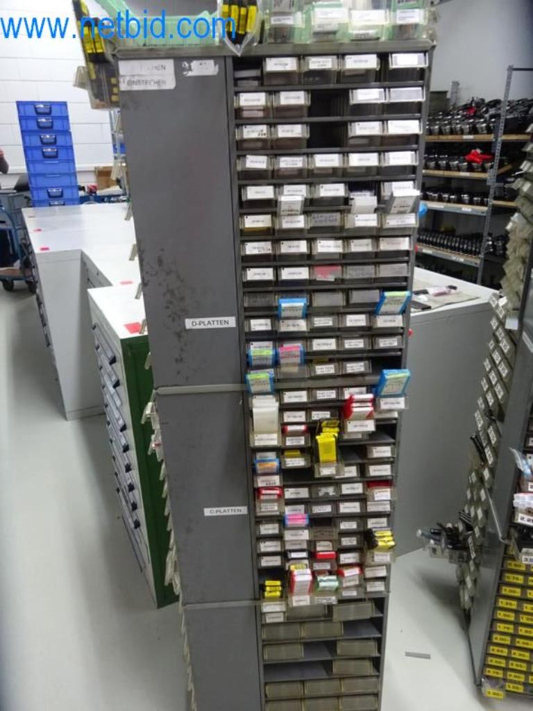 Máquinas para trabajar el metal en buen estado, así como equipos operativos y de oficina-2