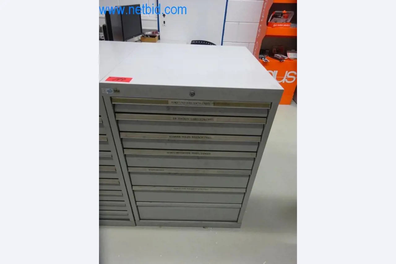 Well-maintained metalworking machines as well as the operating and office equipment -1