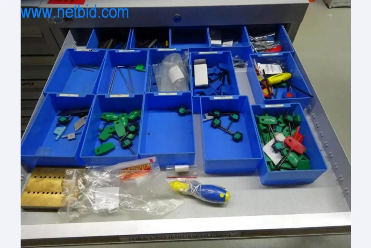 Well-maintained metalworking machines as well as the operating and office equipment -2