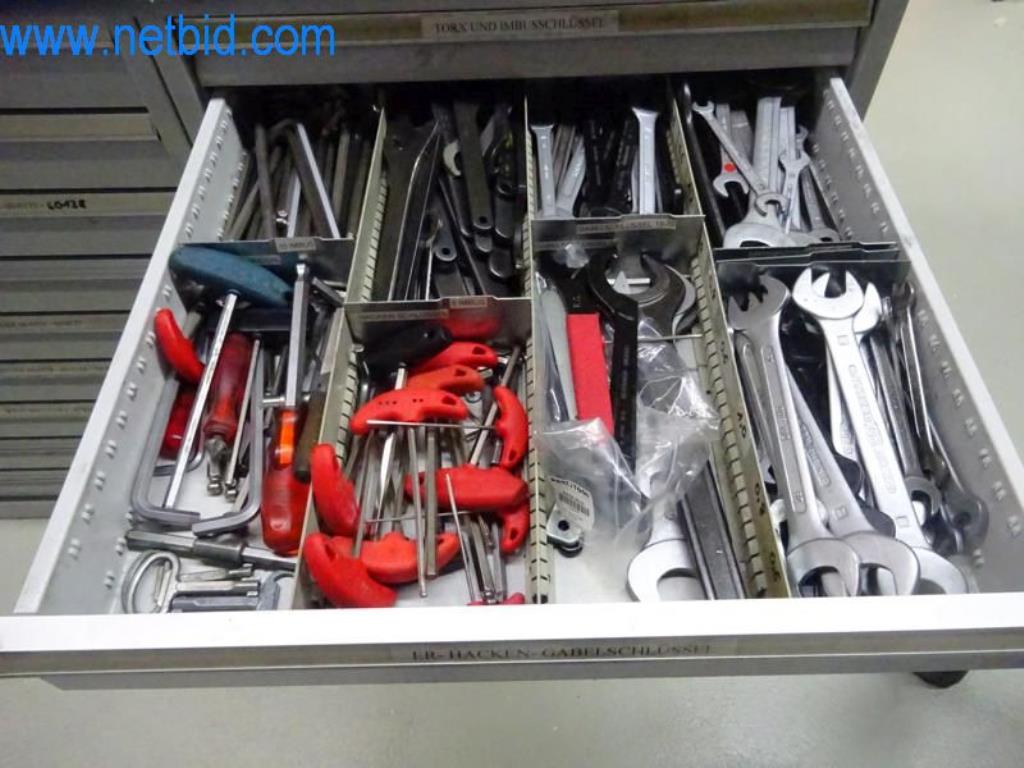 Máquinas para trabajar el metal en buen estado, así como equipos operativos y de oficina-3