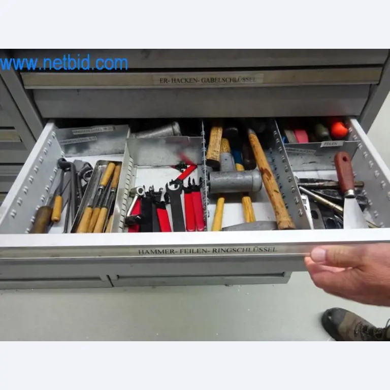 Well-maintained metalworking machines as well as the operating and office equipment -4