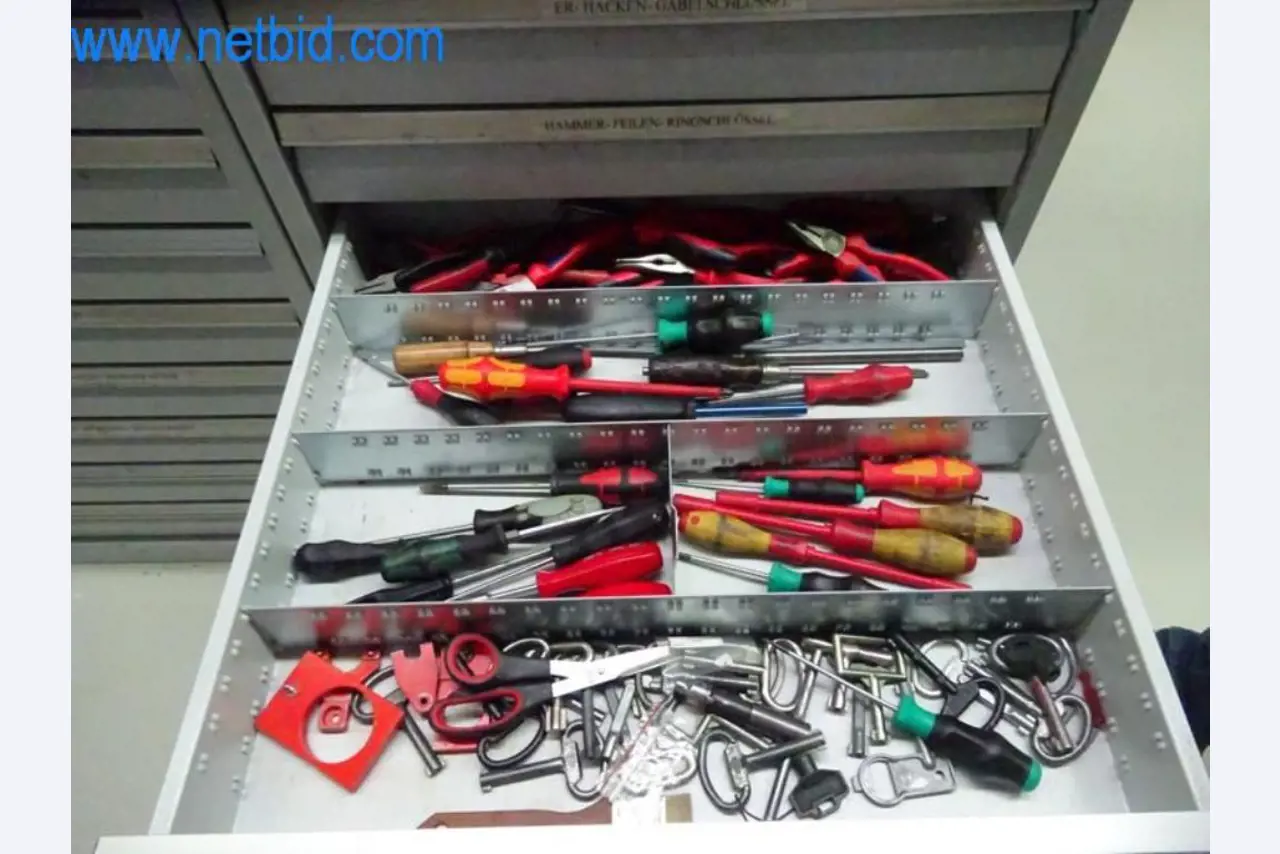 Well-maintained metalworking machines as well as the operating and office equipment -5