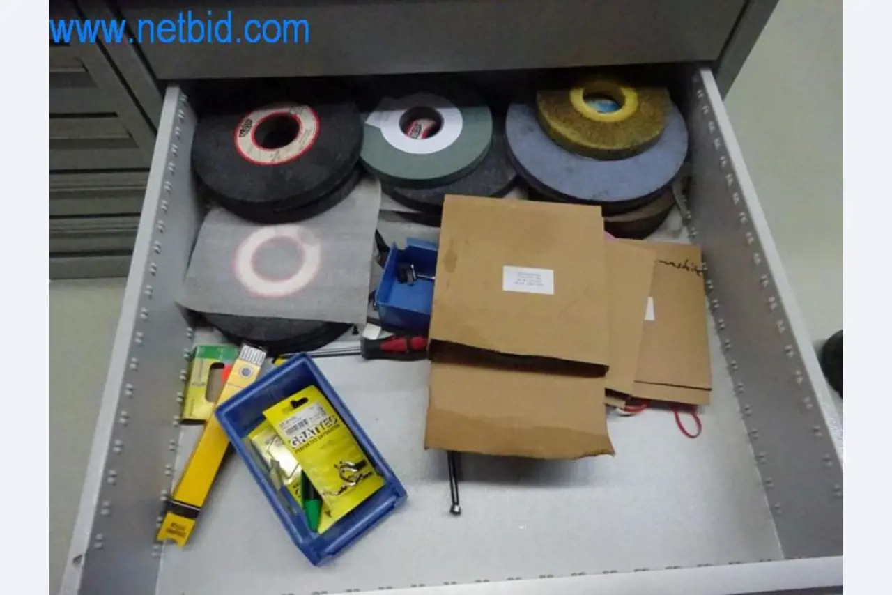 Well-maintained metalworking machines as well as the operating and office equipment -8