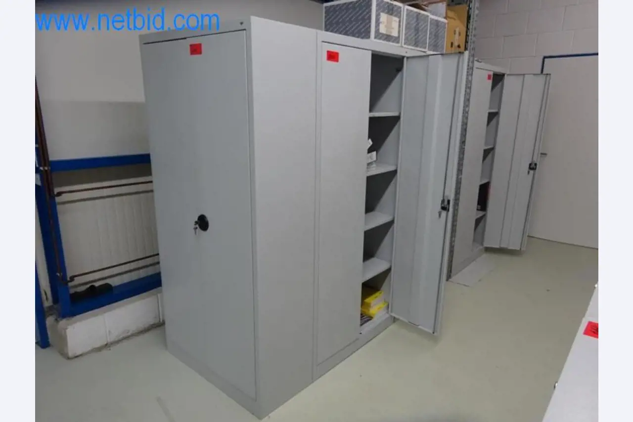 Well-maintained metalworking machines as well as the operating and office equipment -1