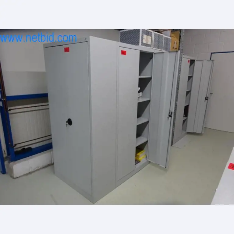 Well-maintained metalworking machines as well as the operating and office equipment -1