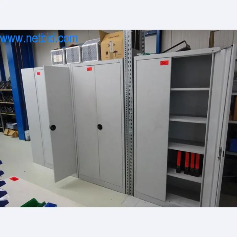 Well-maintained metalworking machines as well as the operating and office equipment -2