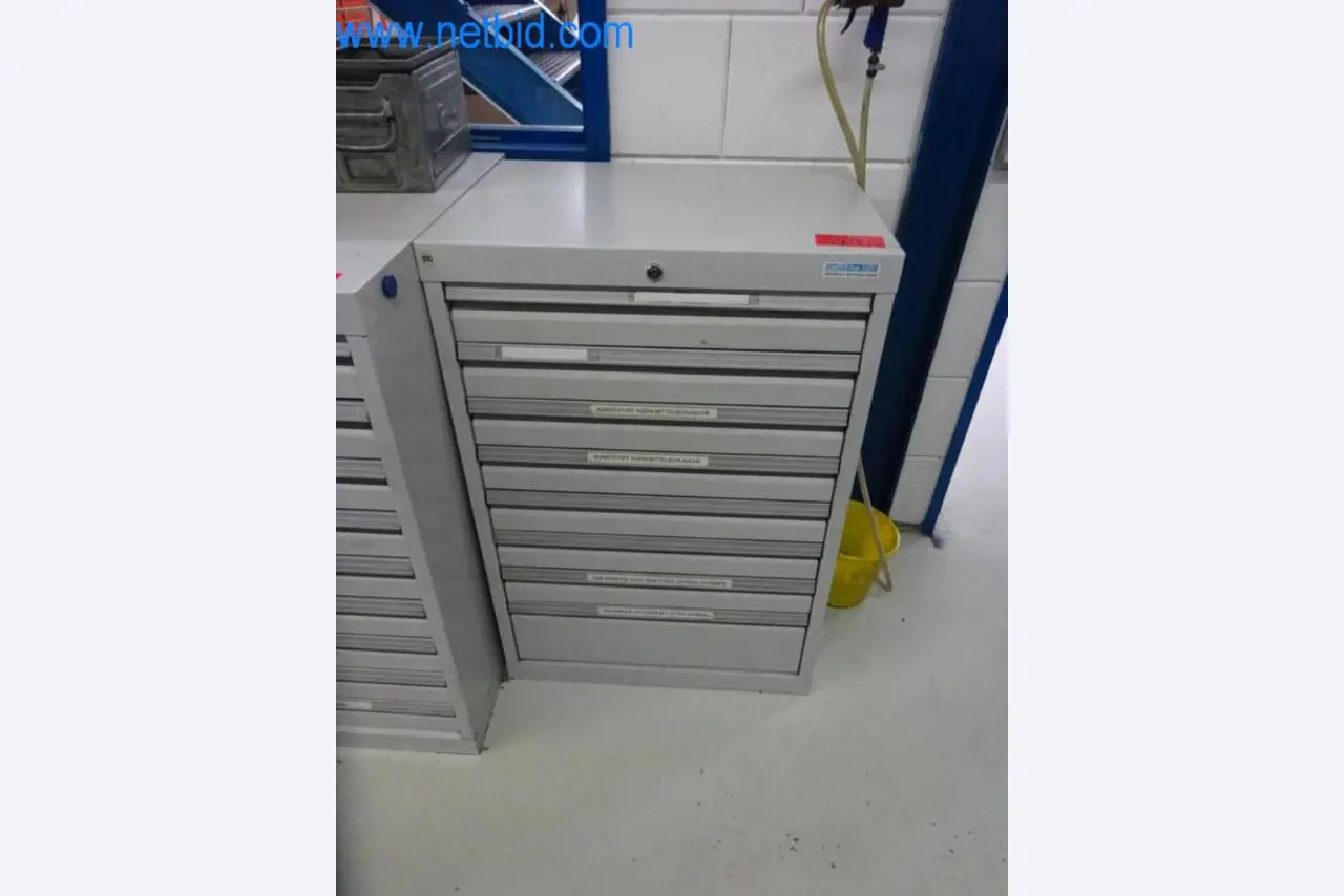 Well-maintained metalworking machines as well as the operating and office equipment -1