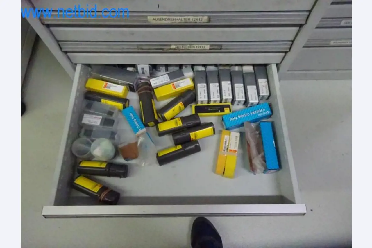 Well-maintained metalworking machines as well as the operating and office equipment -8