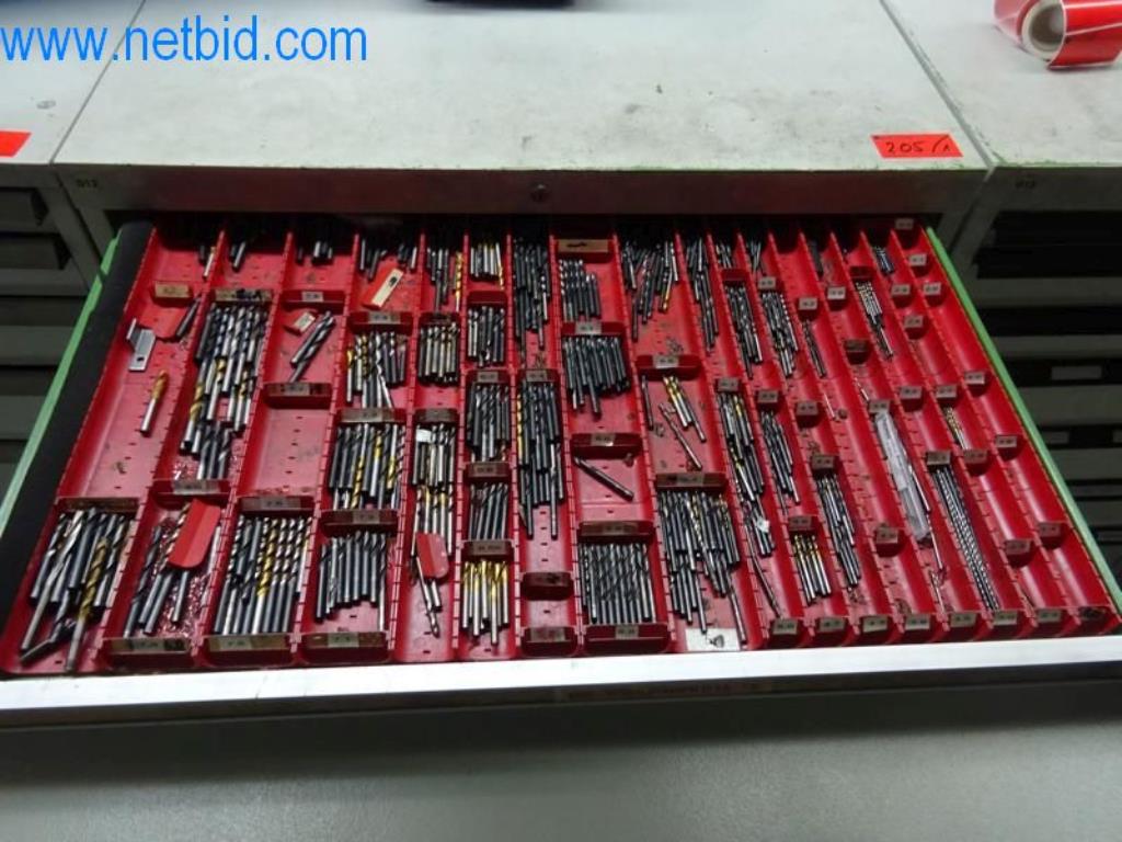 Máquinas para trabajar el metal en buen estado, así como equipos operativos y de oficina-1