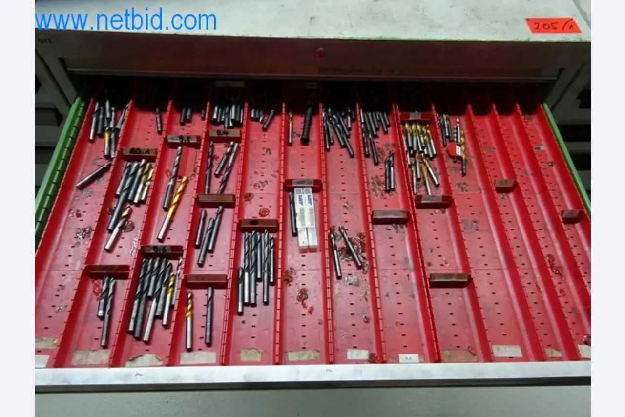 Well-maintained metalworking machines as well as the operating and office equipment -3