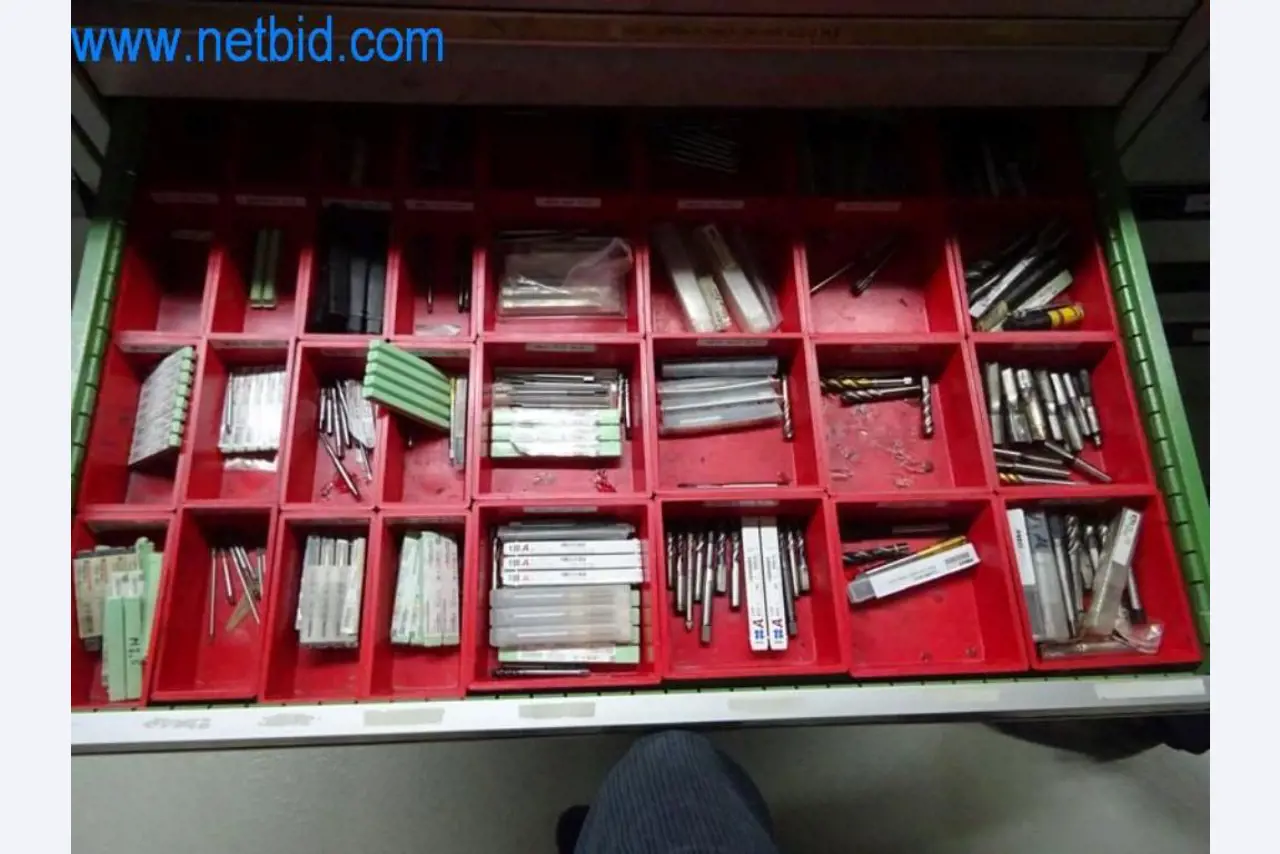 Well-maintained metalworking machines as well as the operating and office equipment -8