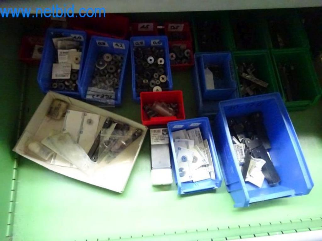 Máquinas para trabajar el metal en buen estado, así como equipos operativos y de oficina-9